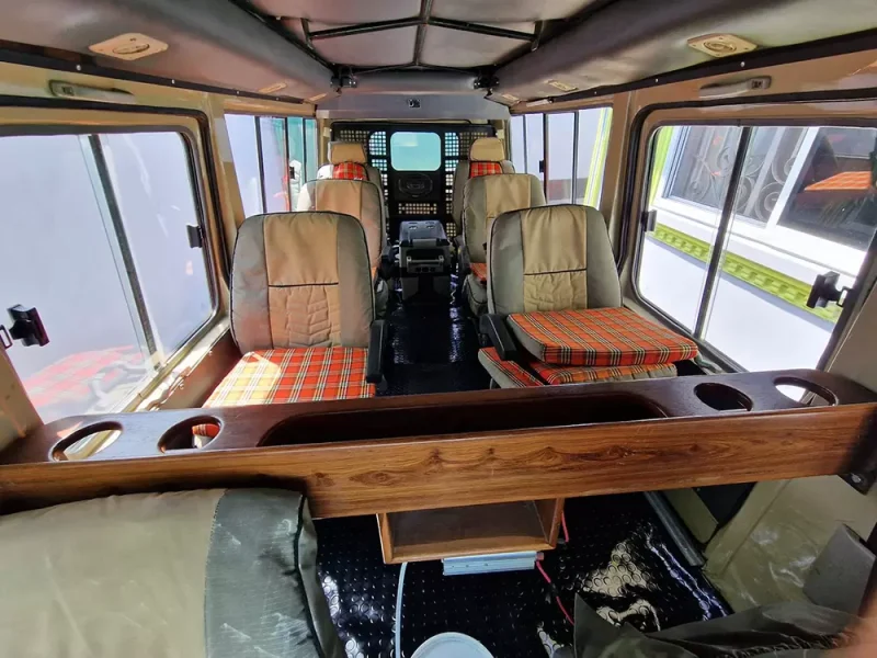 safari car